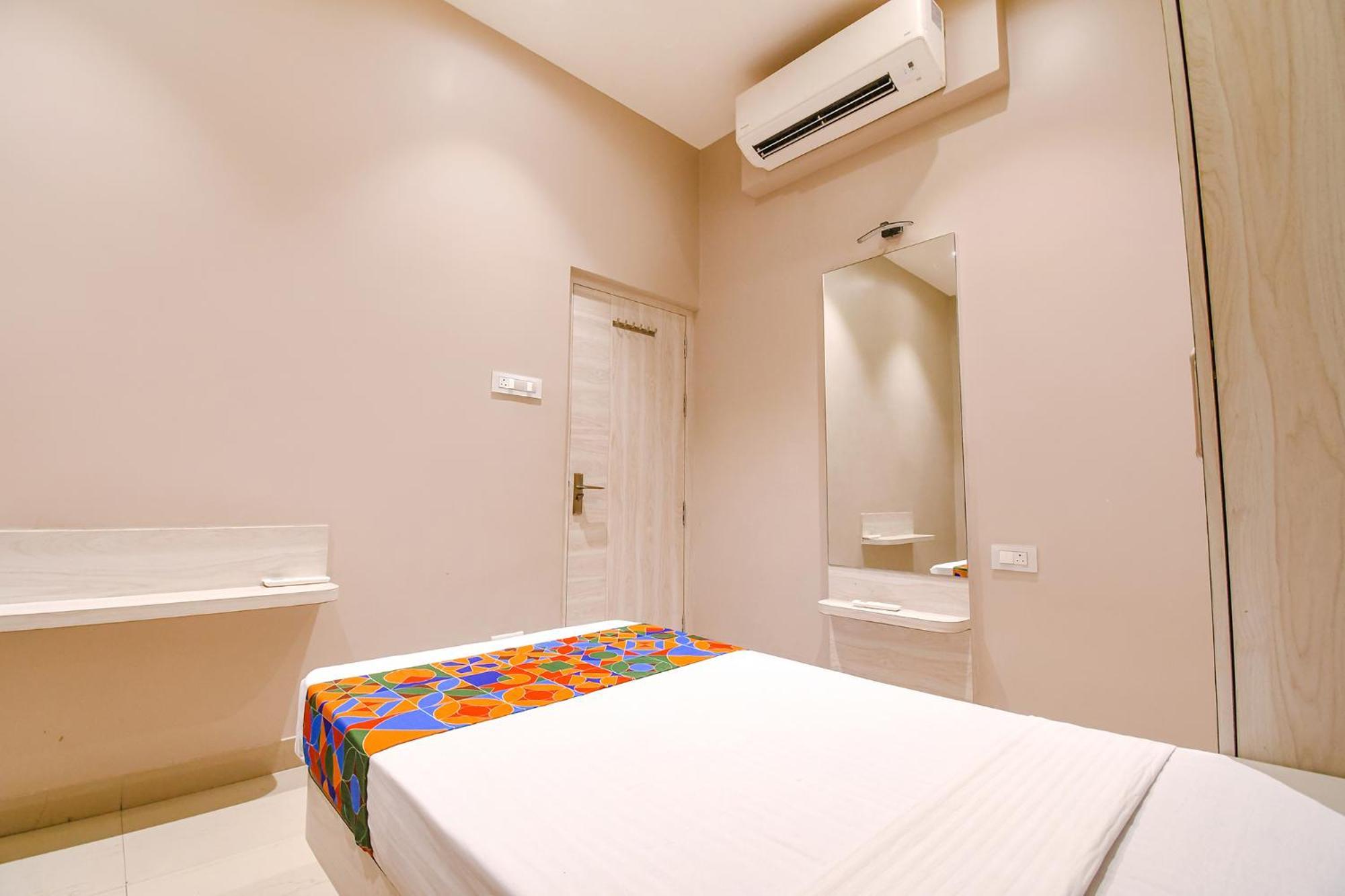 Fabhotel Kitchen Q Inn - Belaghata コルカタ エクステリア 写真